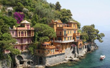 10 Actions That Will Get You Kicked Off a Plane